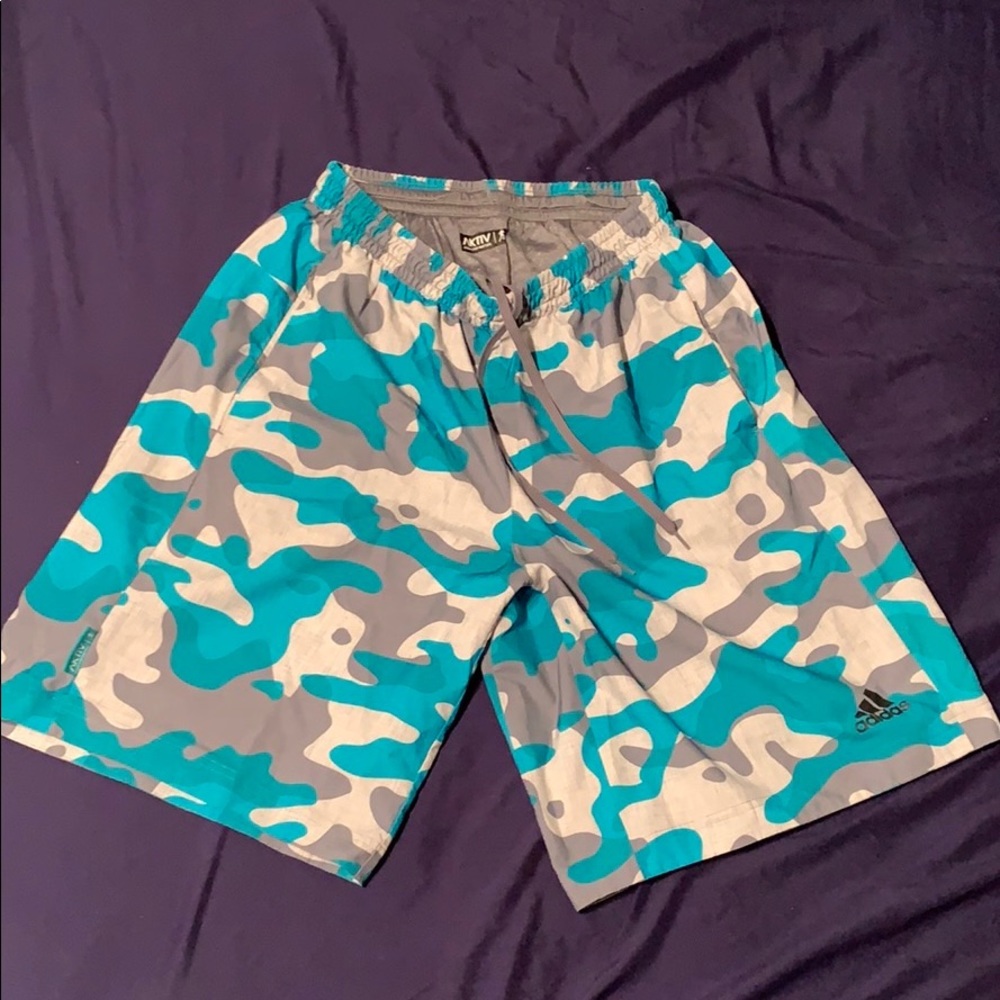 Adidas camo running shorts with lining